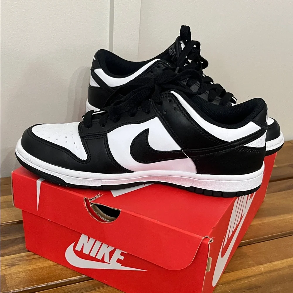 Nike Youth Black and White Dunk Sneakers - Picture 5 of 8